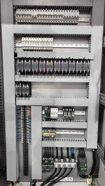 HSE-2L экструзионно-выдувная машина