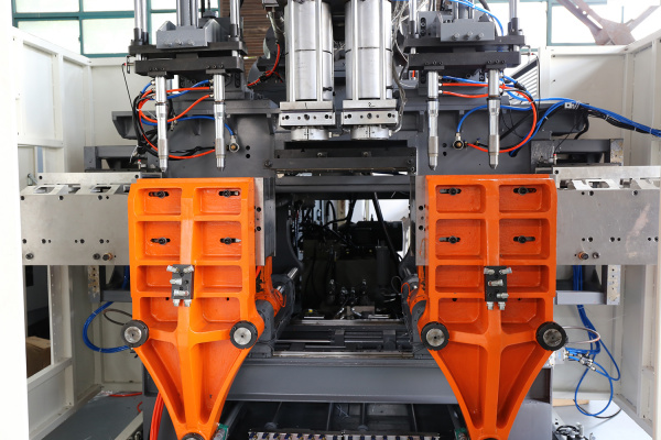 HTS II-3L экструзионно-выдувная машина